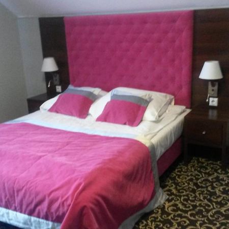 Maxima Hotel Wolanów Eksteriør bilde