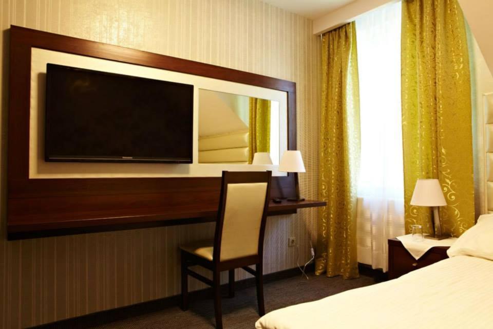 Maxima Hotel Wolanów Eksteriør bilde